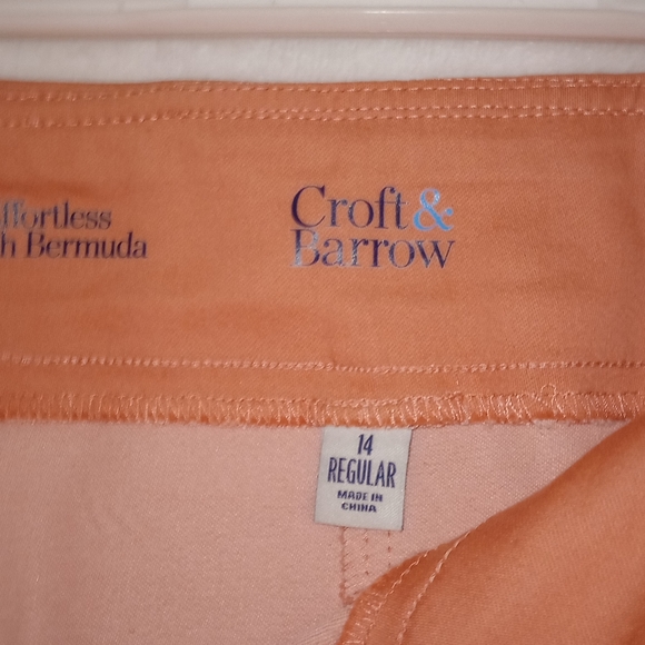 Shorts - Picture 3 of 4